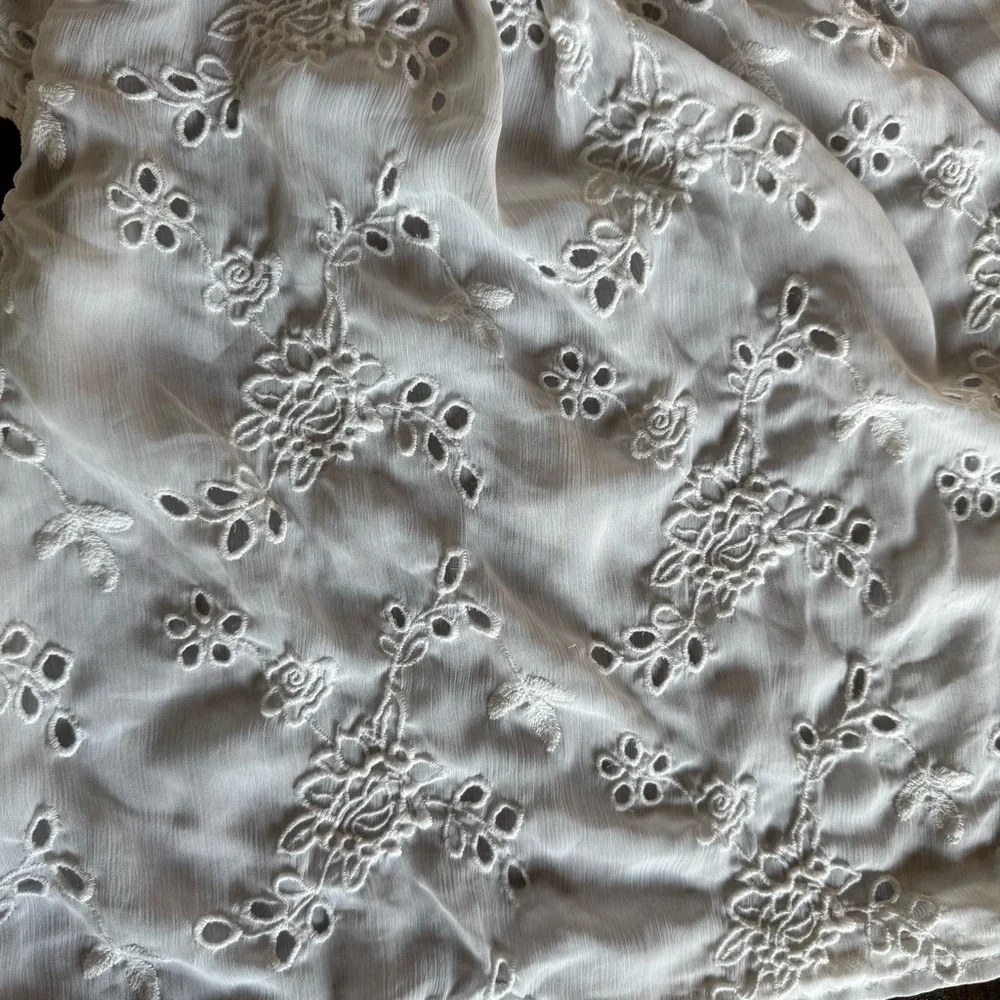Abercrombie & Fitch White Embroidered Blouse - Picture 6 of 9